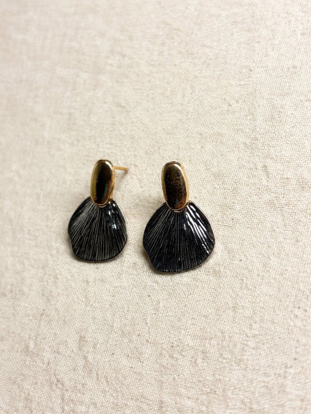 Shell Fan Drop Earrings — Black & Gold Statement Drops